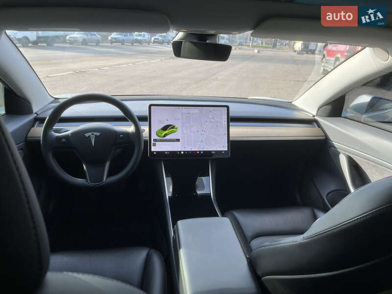 Седан Tesla Model 3 2018 в Николаеве