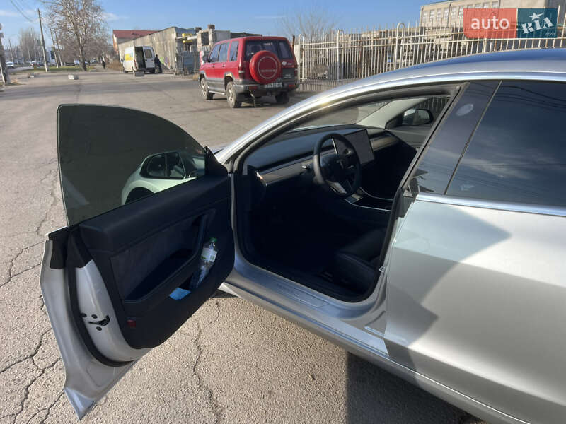 Седан Tesla Model 3 2018 в Николаеве
