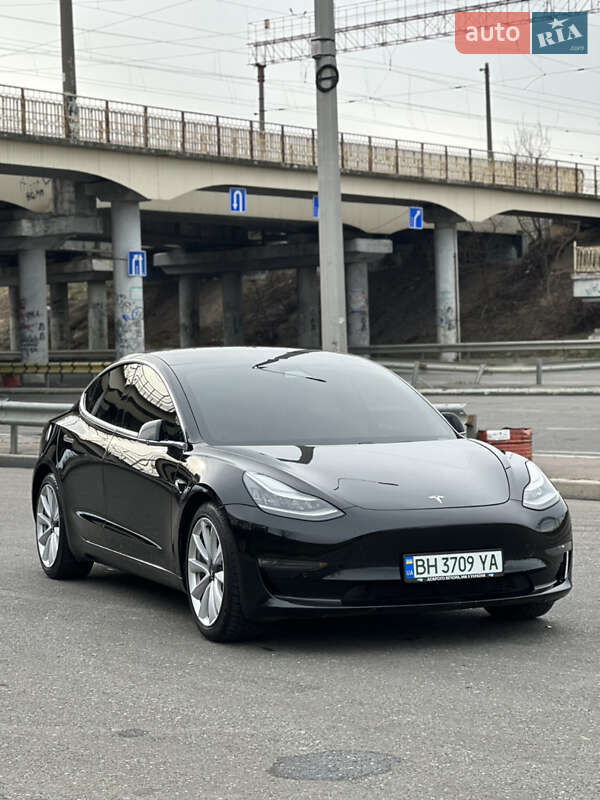 Седан Tesla Model 3 2020 в Одессе