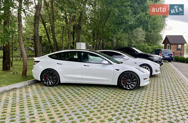 Седан Tesla Model 3 2021 в Киеве