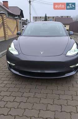 Седан Tesla Model 3 2021 в Владимире