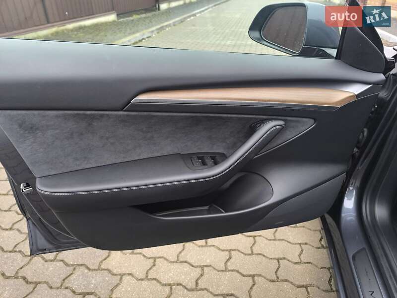 Седан Tesla Model 3 2021 в Владимире