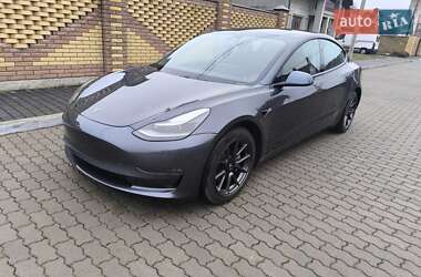 Седан Tesla Model 3 2021 в Владимире