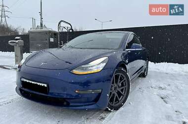 Седан Tesla Model 3 2020 в 
