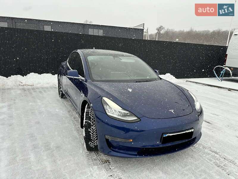 Седан Tesla Model 3 2020 в Львові