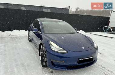 Седан Tesla Model 3 2020 в 