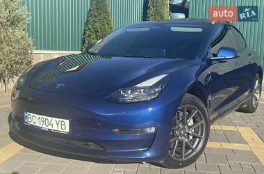 Седан Tesla Model 3 2022 в Долине