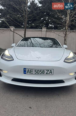 Седан Tesla Model 3 2019 в Дніпрі