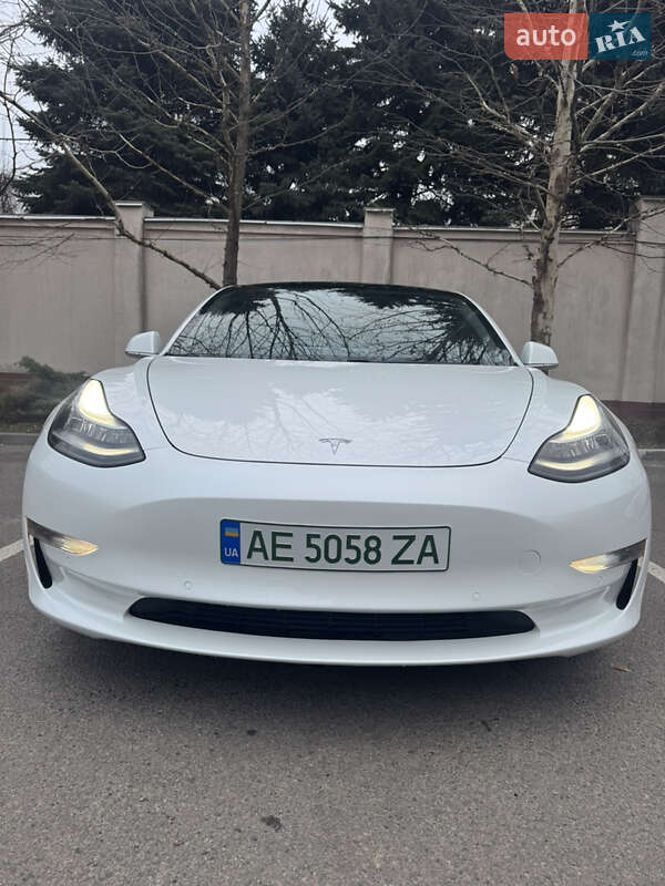 Седан Tesla Model 3 2019 в Дніпрі