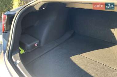 Седан Tesla Model 3 2020 в 