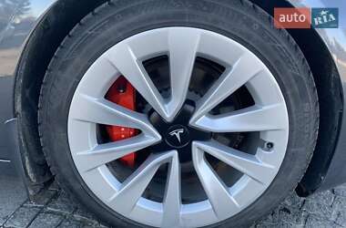 Седан Tesla Model 3 2020 в 