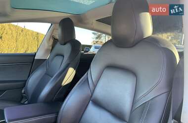 Седан Tesla Model 3 2020 в 