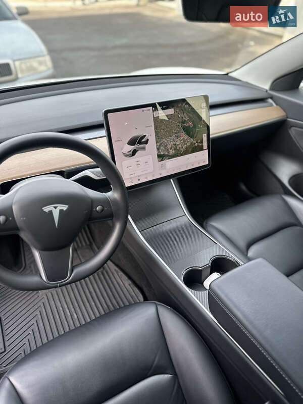 Седан Tesla Model 3 2020 в Николаеве