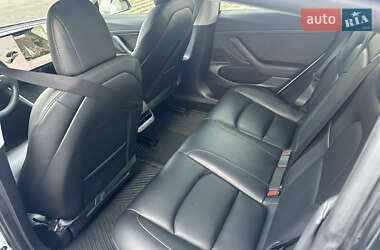 Седан Tesla Model 3 2020 в 