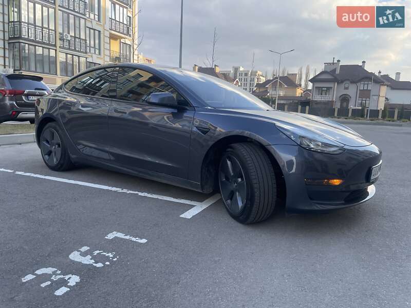 Седан Tesla Model 3 2022 в Киеве