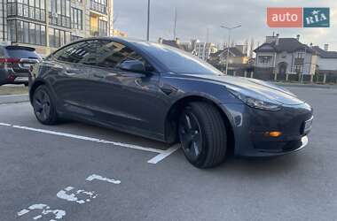Седан Tesla Model 3 2022 в 