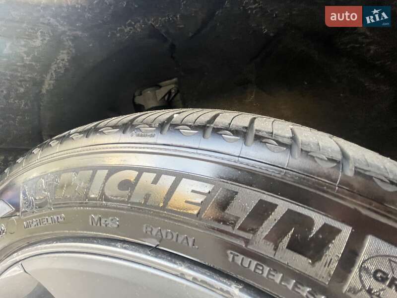 Седан Tesla Model 3 2022 в Киеве