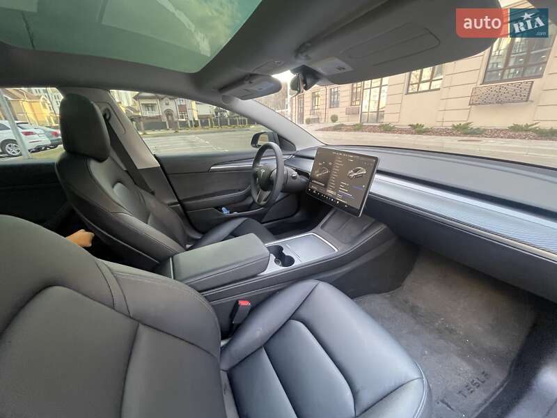 Седан Tesla Model 3 2022 в Киеве