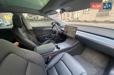 Седан Tesla Model 3 2022 в 
