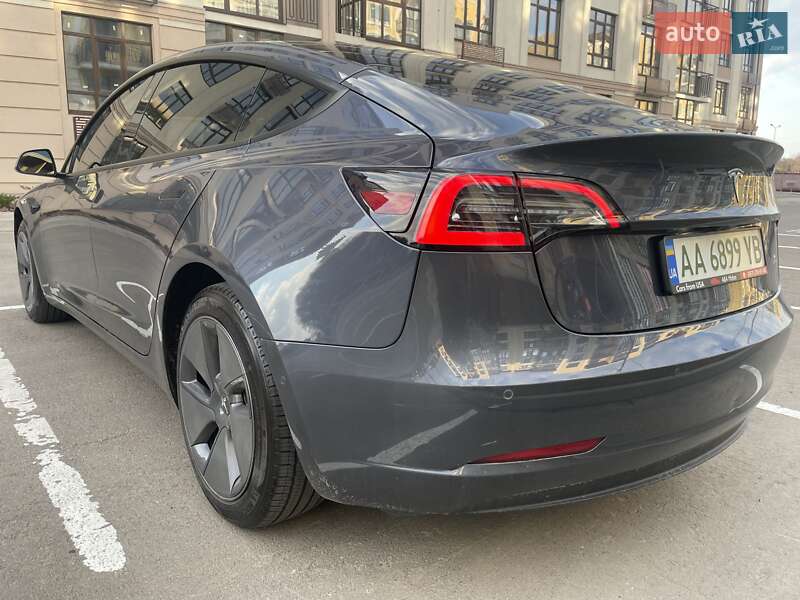 Седан Tesla Model 3 2022 в Киеве