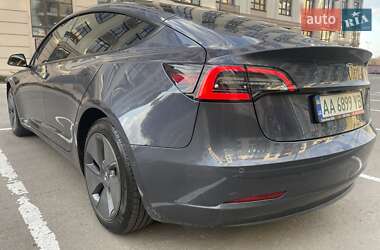 Седан Tesla Model 3 2022 в 