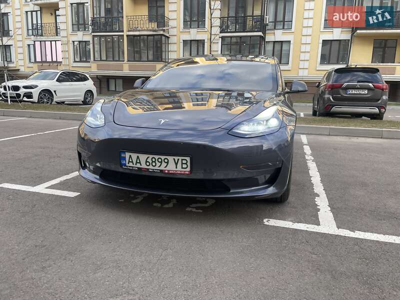 Седан Tesla Model 3 2022 в Киеве