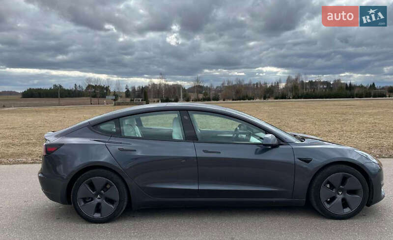 Седан Tesla Model 3 2023 в Тернополі