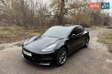 Седан Tesla Model 3 2021 в Киеве