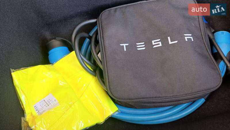 Седан Tesla Model 3 2019 в Києві