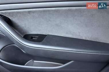 Седан Tesla Model 3 2019 в Киеве