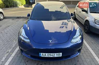Седан Tesla Model 3 2019 в Киеве