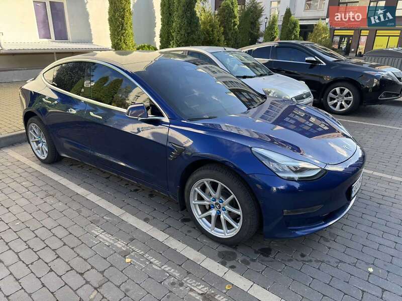 Tesla Model 3 2019