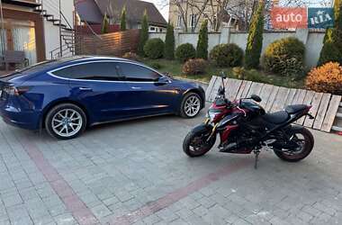 Седан Tesla Model 3 2019 в Киеве