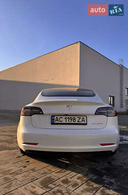 Седан Tesla Model 3 2019 в 