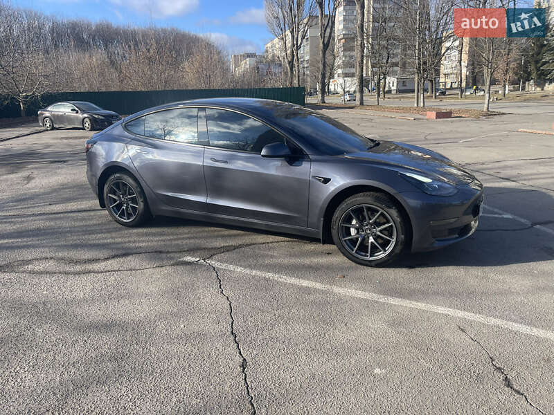 Tesla Model 3 2022