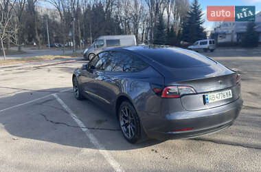 Седан Tesla Model 3 2022 в 