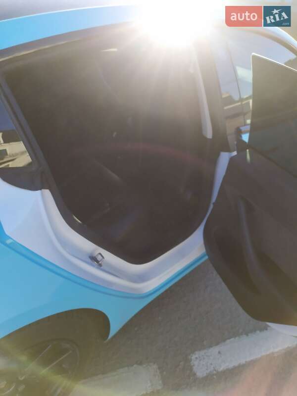 Седан Tesla Model 3 2019 в Вінниці