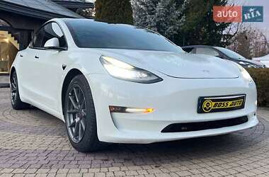 Седан Tesla Model 3 2020 в Львові