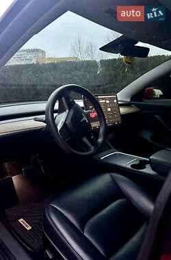 Седан Tesla Model 3 2020 в 