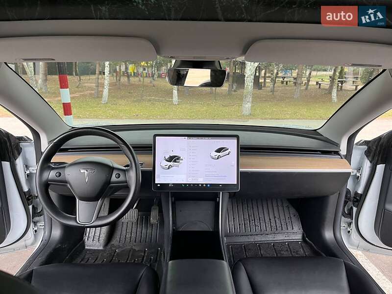 Седан Tesla Model 3 2018 в Киеве