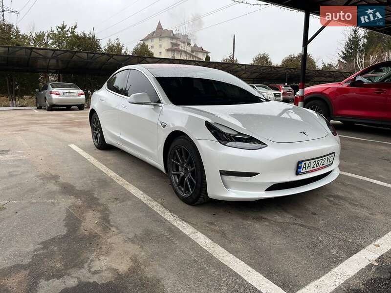 Седан Tesla Model 3 2018 в Киеве