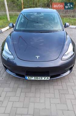 Седан Tesla Model 3 2022 в 
