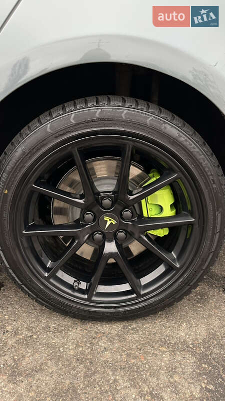 Седан Tesla Model 3 2021 в Кременчуці