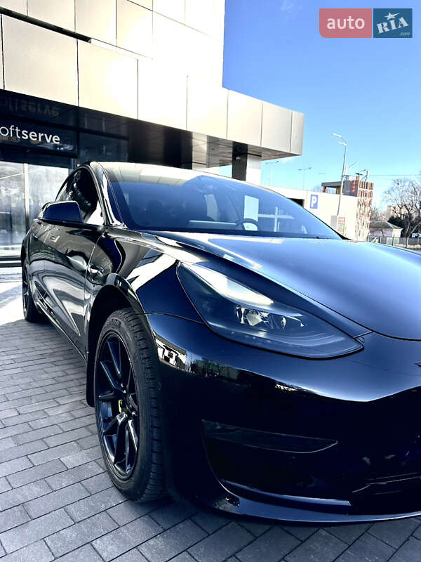 Седан Tesla Model 3 2022 в Киеве фото 5 Седан Tesla Model 3 2022 в Киеве