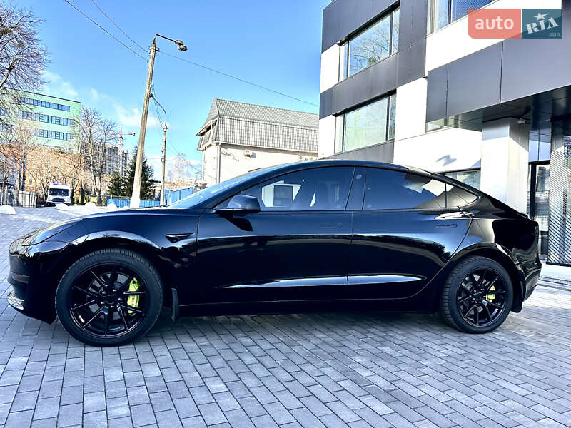 Седан Tesla Model 3 2022 в Киеве фото 7 Седан Tesla Model 3 2022 в Киеве