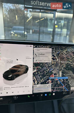 Седан Tesla Model 3 2022 в 