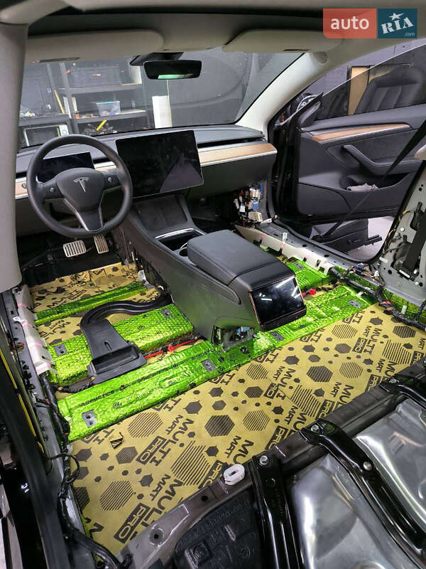 Седан Tesla Model 3 2022 в Киеве фото 37 Седан Tesla Model 3 2022 в Киеве