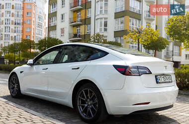 Седан Tesla Model 3 2021 в 