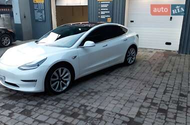 Седан Tesla Model 3 2017 в Івано-Франківську