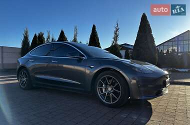Седан Tesla Model 3 2019 в 